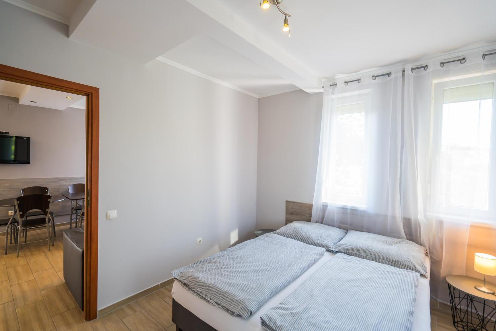 Riviera Apartmanhaz ชิโอฟก ภายนอก รูปภาพ