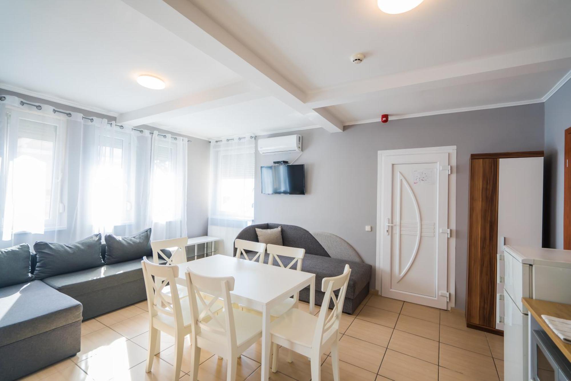 Riviera Apartmanhaz ชิโอฟก ภายนอก รูปภาพ